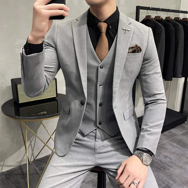 Elegance Redefined: Men's Modern Suit